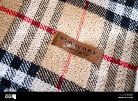 riconoscere un falso burberry